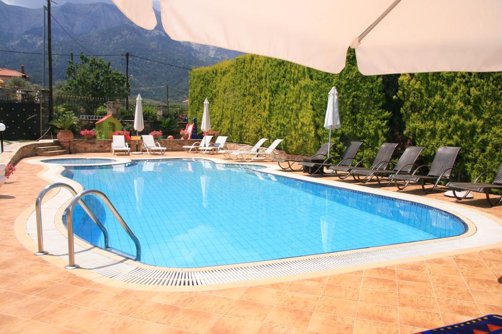 Релакс на о. Тасос! Нощувка + басейн в хотел Kastro до Скала Потамиас, Гърция! - Снимка 16