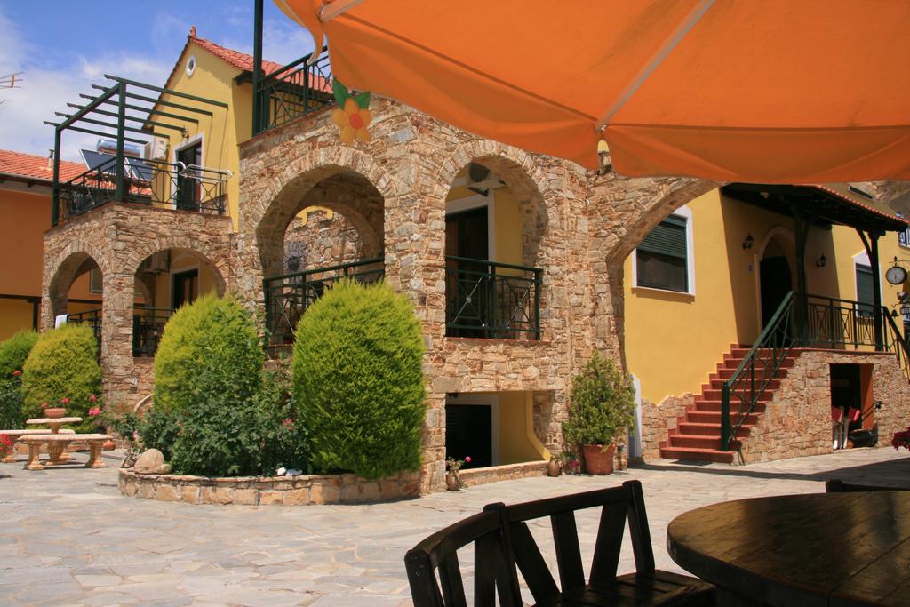 Релакс на о. Тасос! Нощувка + басейн в хотел Kastro до Скала Потамиас, Гърция! - Снимка 32
