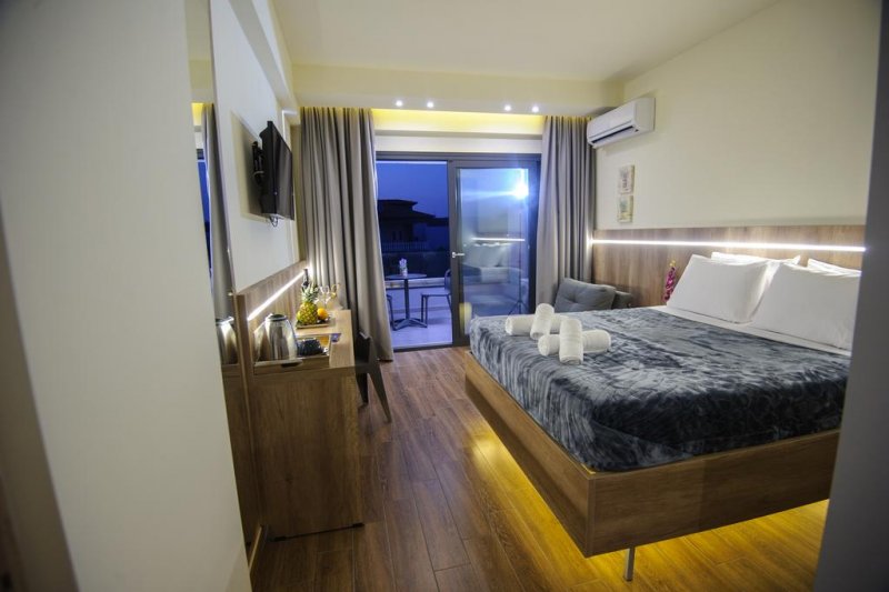 Hotel Yakinthos - Снимка 2