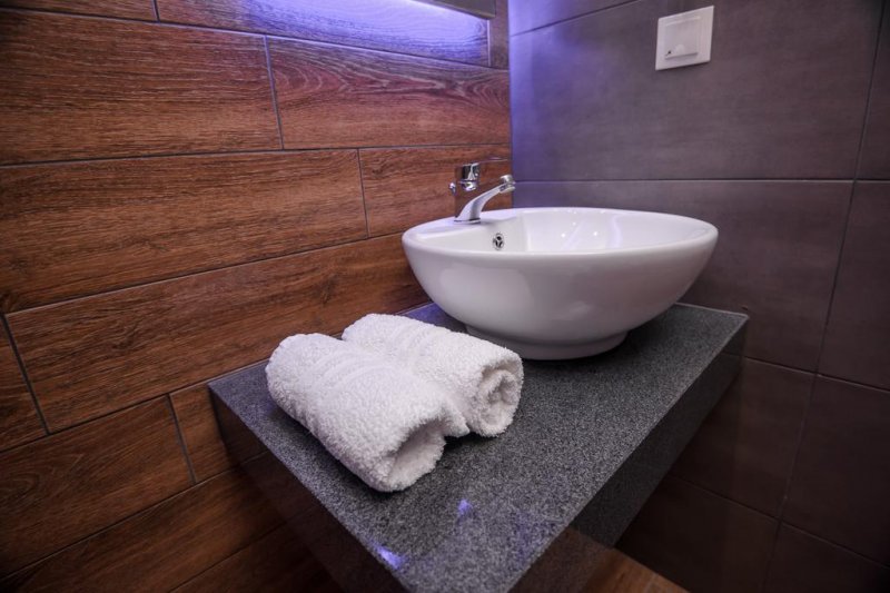 Hotel Yakinthos - Снимка 1