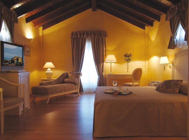 Siorra Vittoria Boutique Hotel - Снимка 11