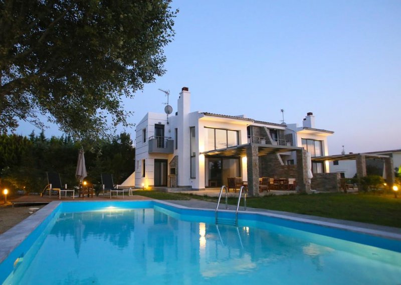 Sunny Sani Luxury Villas - Снимка 8