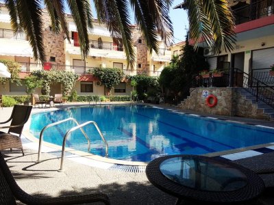Pelli Hotel - Снимка 8