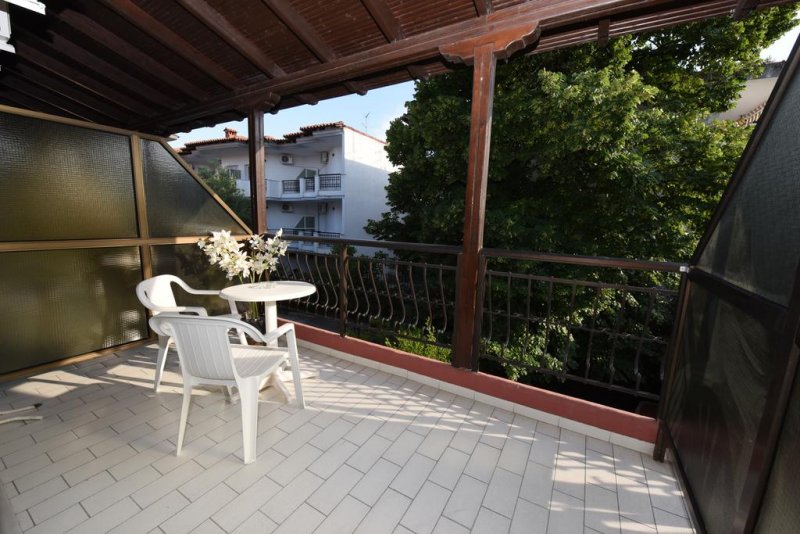 Pelli Hotel - Снимка 8