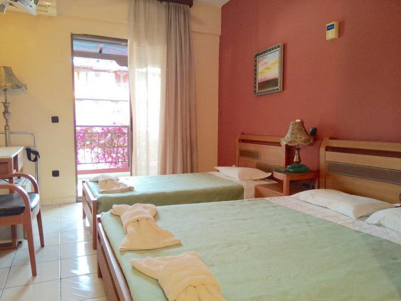 Pelli Hotel - Снимка 11