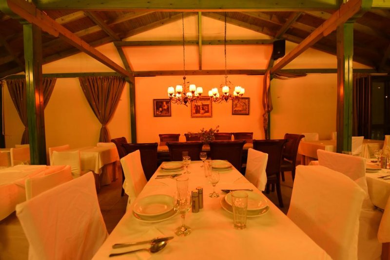 Pelli Hotel - Снимка 1