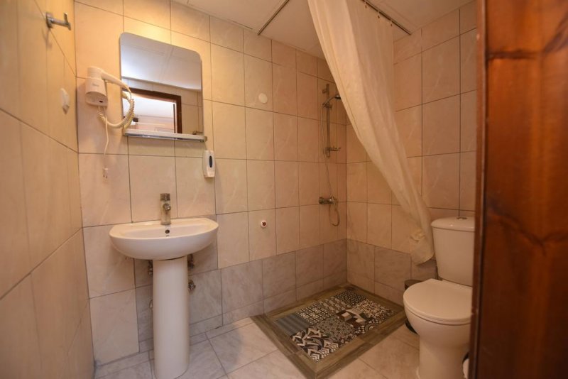 Pelli Hotel - Снимка 3