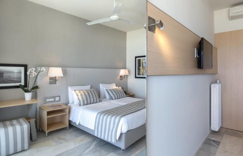 Acharavi Beach Hotel - Снимка 4