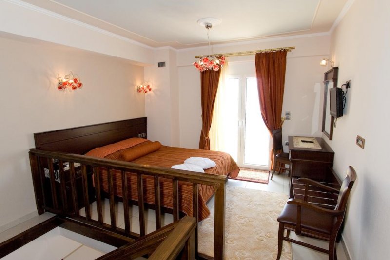 Ilia Mare Hotel - Снимка 1