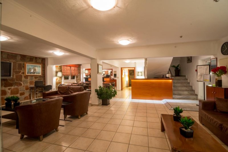 Korali Hotel - Снимка 1