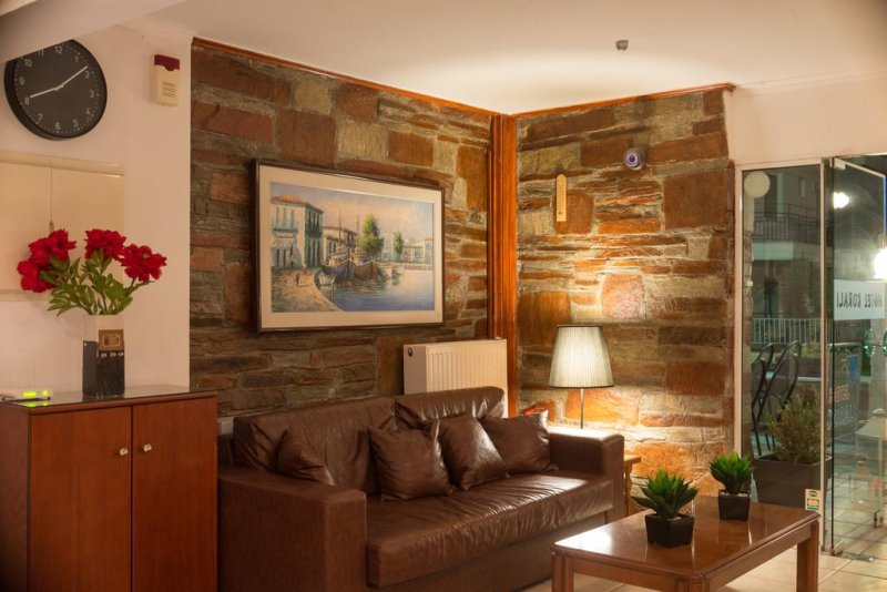 Korali Hotel - Снимка 1