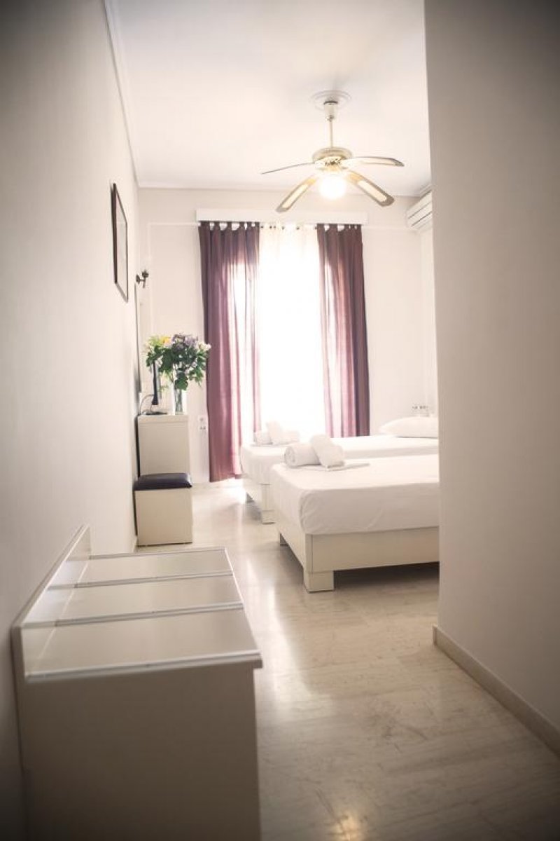 Adani Hotel - Снимка 1