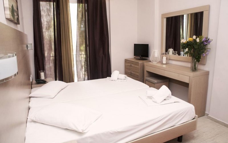 Adani Hotel - Снимка 4