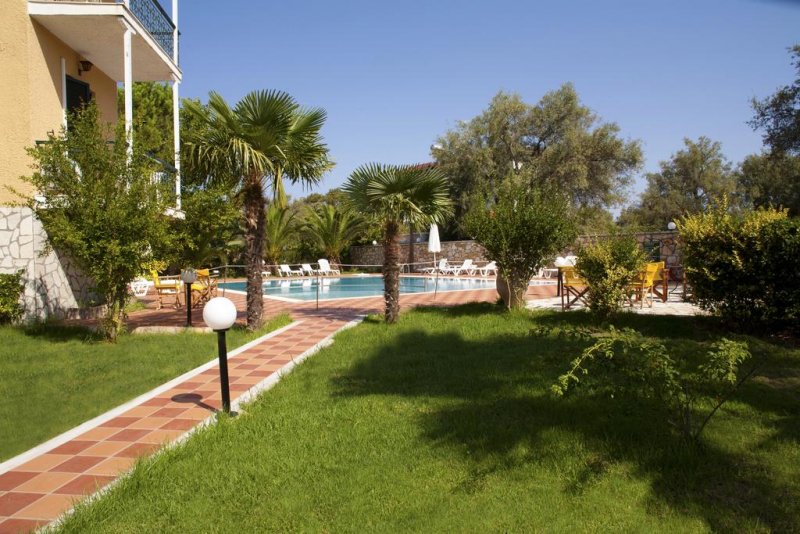 Adani Hotel - Снимка 3