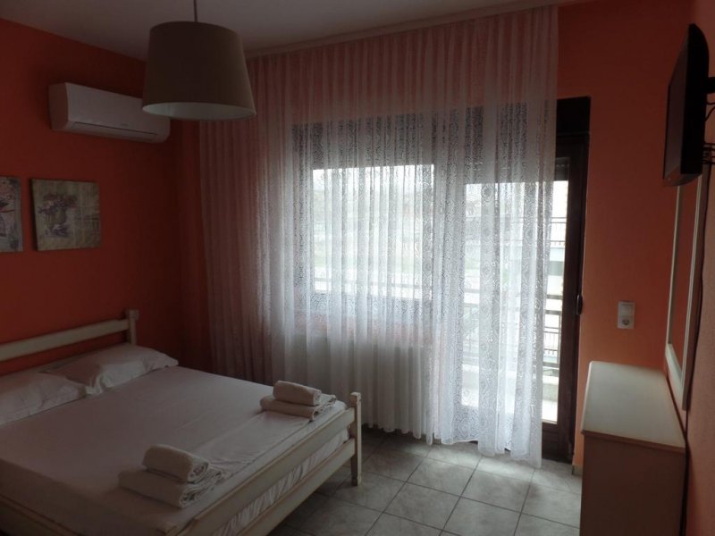 Antique The Hotel - Снимка 8