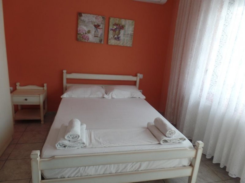 Antique The Hotel - Снимка 4