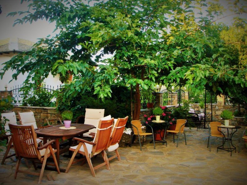 Antique The Hotel - Снимка 9