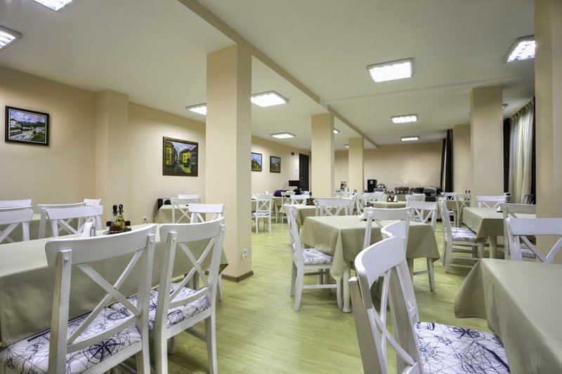 Хотел Форест Глейд - Снимка 1