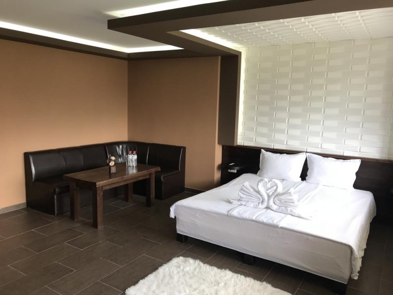 Комплекс Каталина - Снимка 3