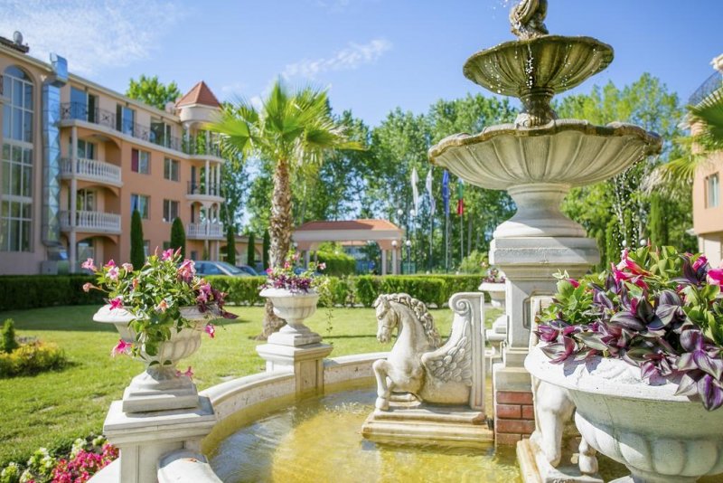 Апартхотел Хасиенда Бийч - Снимка 1