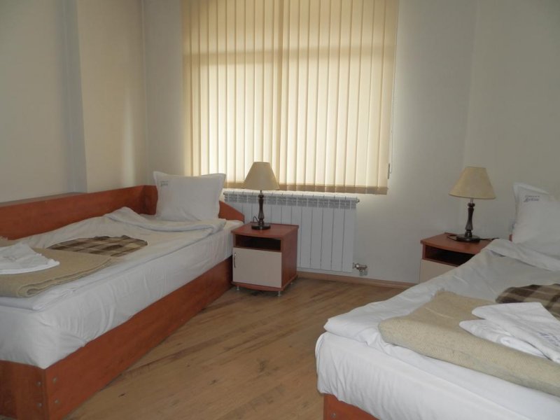 Семеен хотел Дейзи - Снимка 1