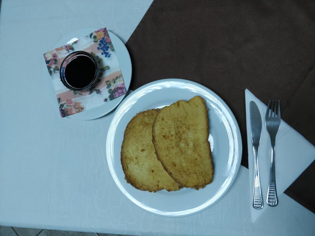 Двудневни, тридневни и петдневни пакети за двама със закуски и вечери + ползване на басейн в Хотел Попини Лъки, Ягодина - Снимка 8