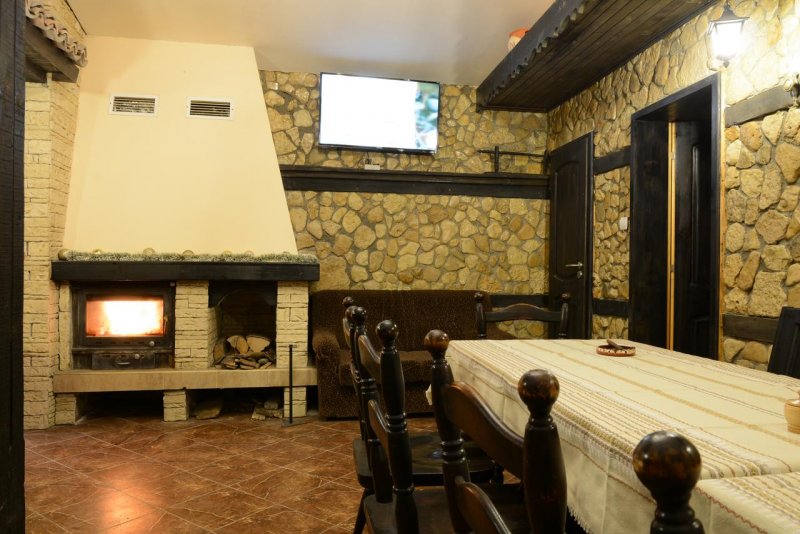 Къщи за гости Робин Худ - Снимка 1