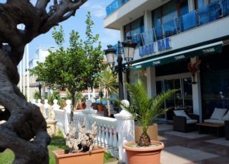 Хотел Китен Бийч - Снимка 1