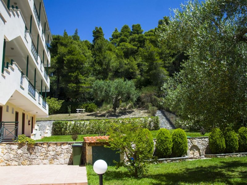 Julia Hotel Fourka - Снимка 3