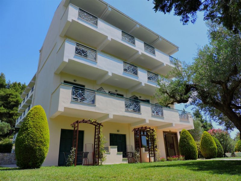 Julia Hotel Fourka - Снимка 9