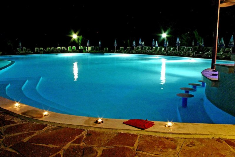 Комплекс Бряста - Снимка 2