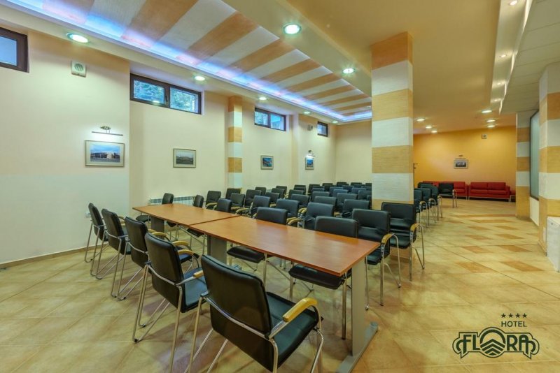 Хотел Флора - Снимка 1