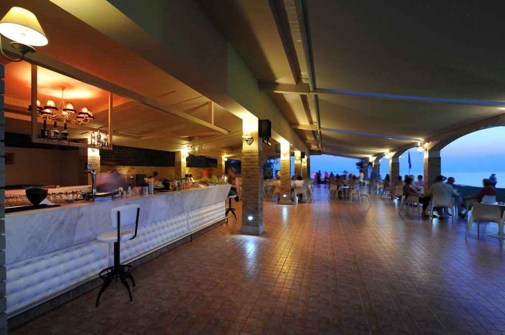 Ранни записвания: 3 нощувки със закуски и вечери в хотел Istion Club 5*, Халкидики, Гърция през Май! - Снимка 24