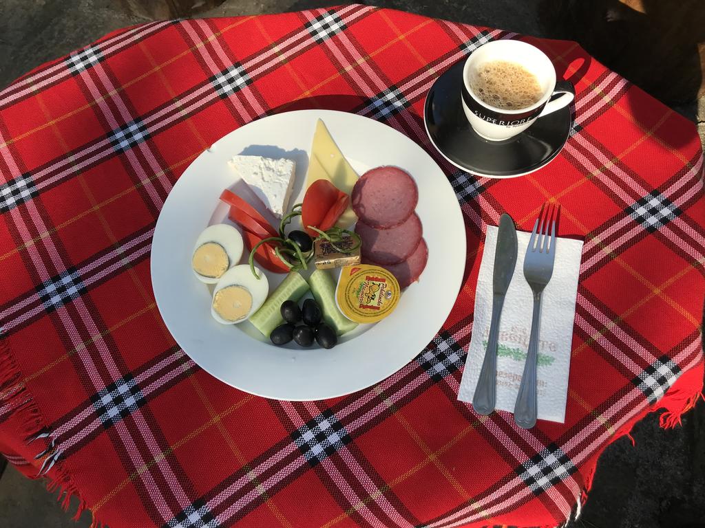 Пакети със закуска или със закуска и вечеря + ползване на закрит басейн в Туристически Kомплекс Дивеците, с.Ичера - Снимка 36