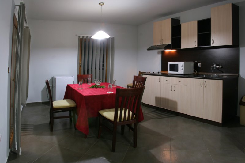 Комплекс Грийн Вилидж - Снимка 7