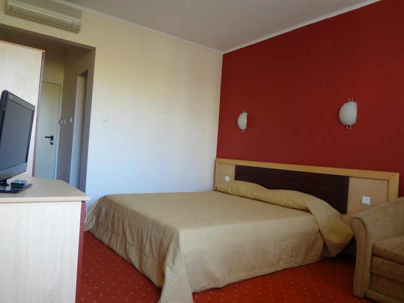 Хотел Капри - Снимка 2