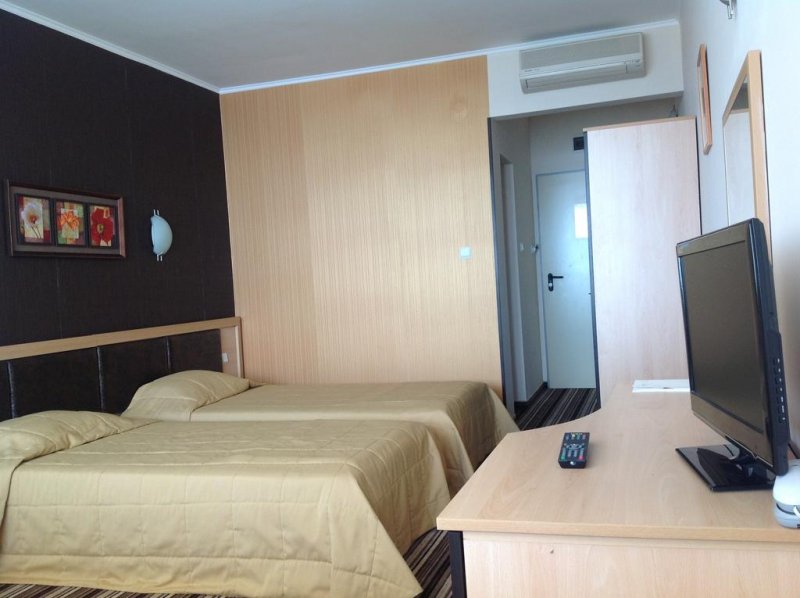 Хотел Капри - Снимка 10