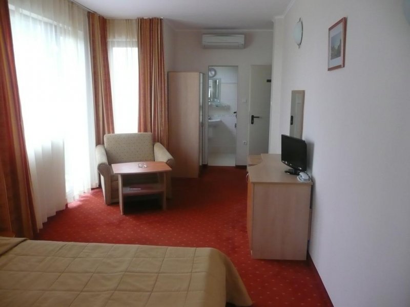 Хотел Капри - Снимка 4