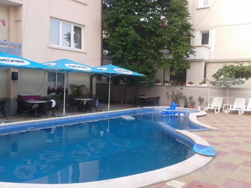 Семеен хотел Пешев - Снимка 1