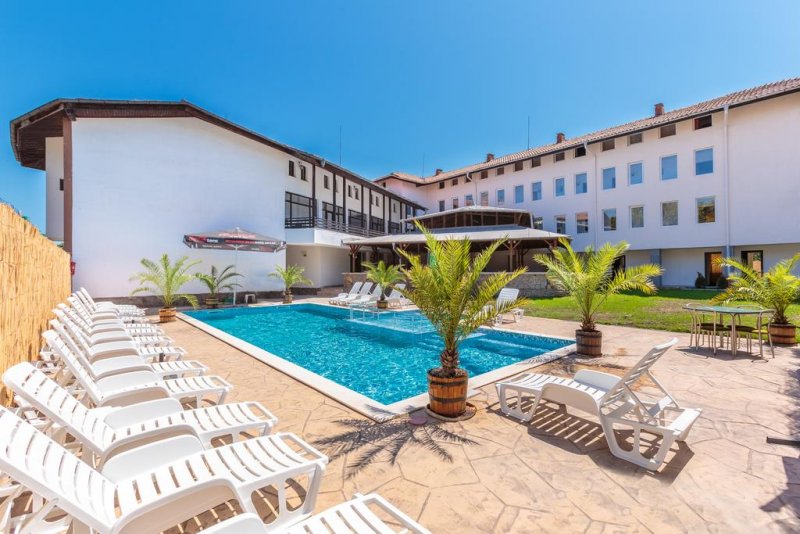 Хотел Черноморец - Снимка 0