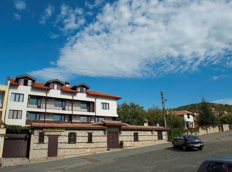 Семеен хотел Ловна среща - Снимка 1