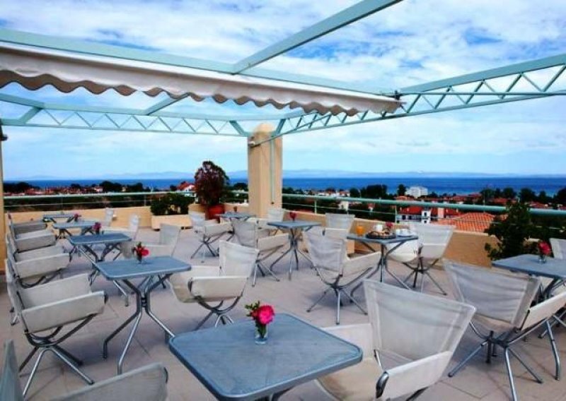 Daphne Holiday Club - Снимка 9