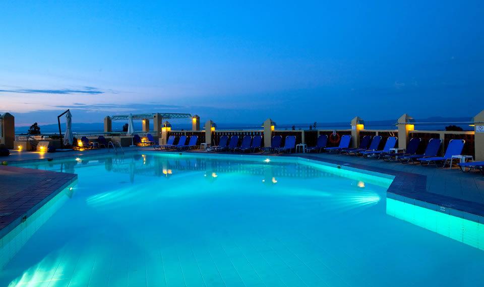 3 нощувки със закуски и вечери в хотел Daphne Holiday Club 3*, Халкидики, Гърция през Май и Юни! - Снимка 15