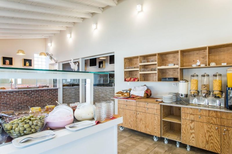 Coral Blue Beach Hotel - Снимка 2