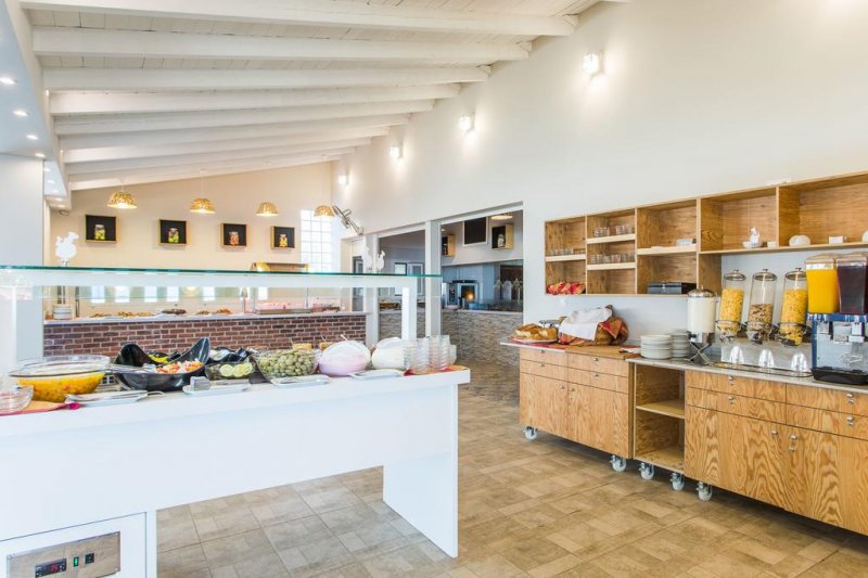 Coral Blue Beach Hotel - Снимка 3