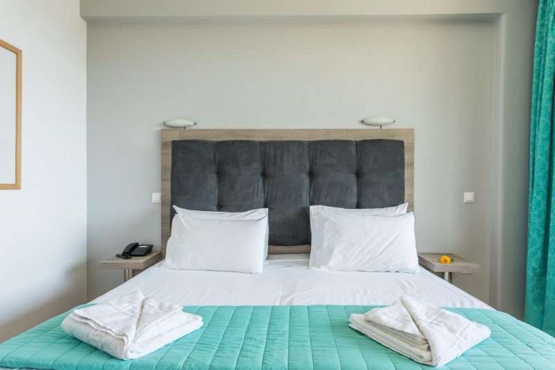 Coral Blue Beach Hotel - Снимка 3