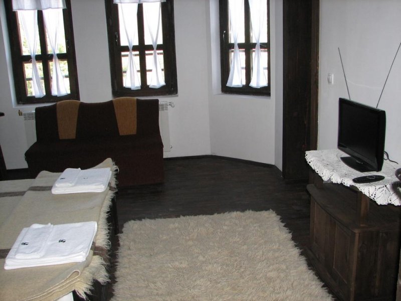 Семеен Хотел Калифер - Снимка 2