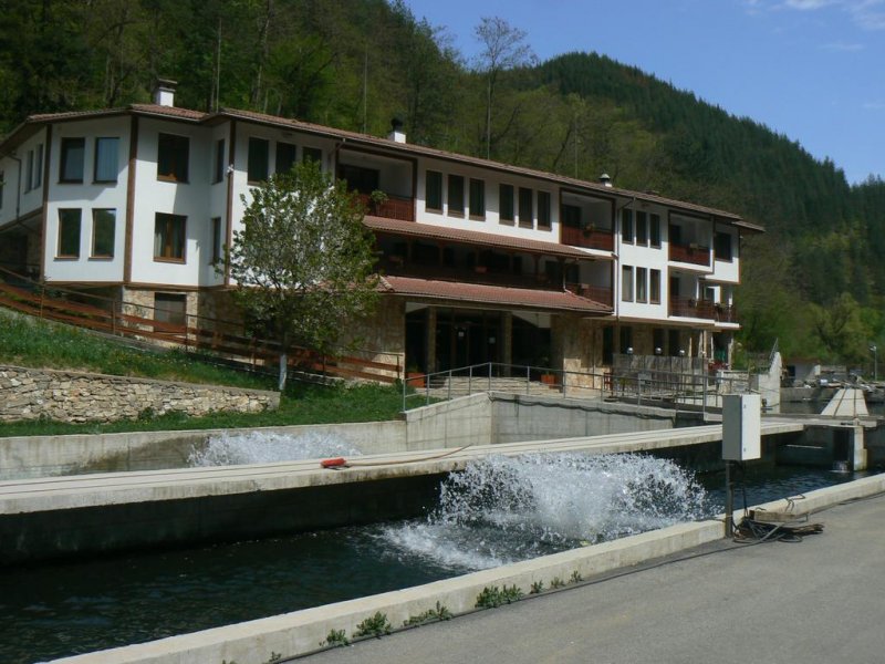 Семеен Хотел Рибарската Хижа - Снимка 0