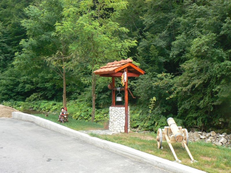 Семеен Хотел Рибарската Хижа - Снимка 11