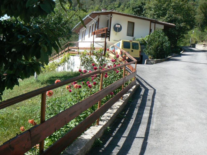 Семеен Хотел Рибарската Хижа - Снимка 9